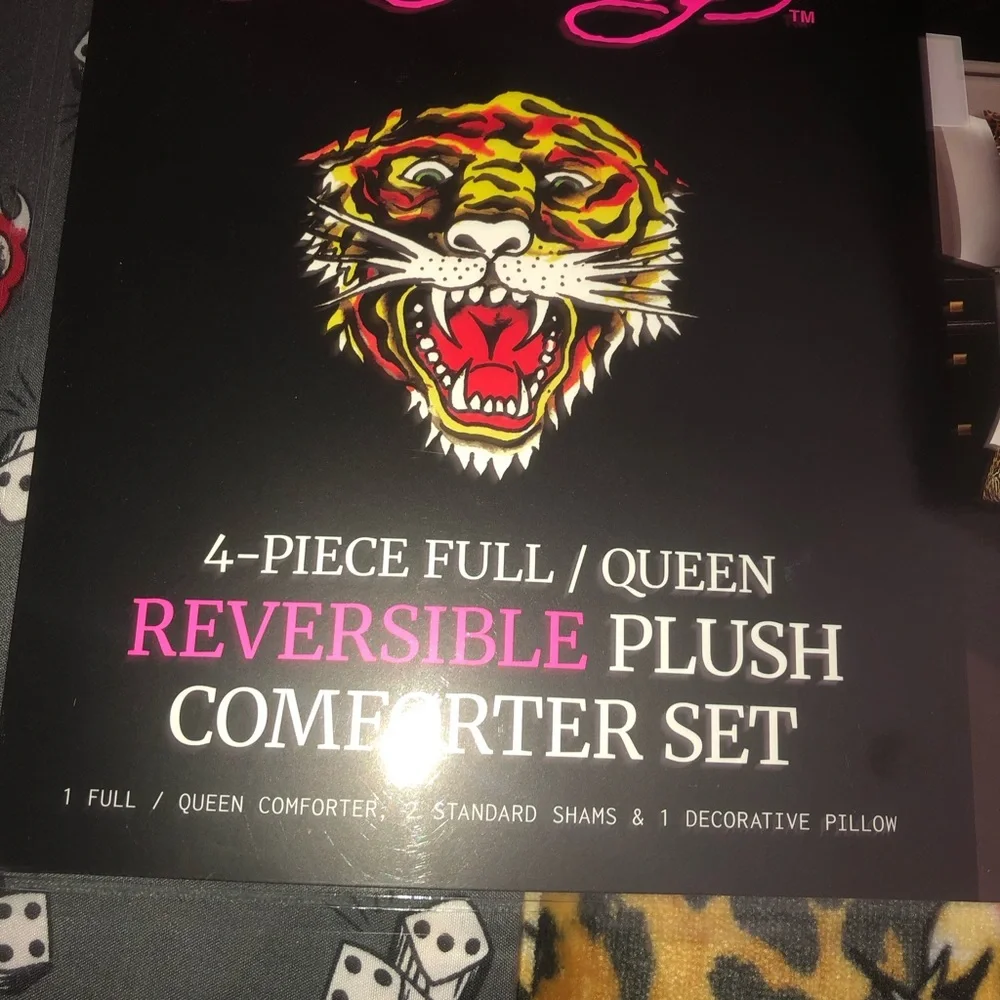 🖤 Ed Hardy 4 piece Reversible Leopard  Comforter  Full / Queen
